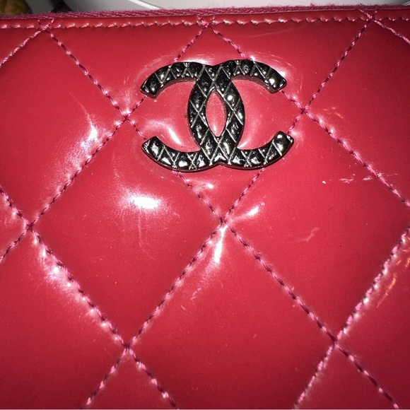 Chanel Raspberry Pink Quilted Patent Leather Double C’s Zip Around Wallet AS IS - Picture 4 of 11